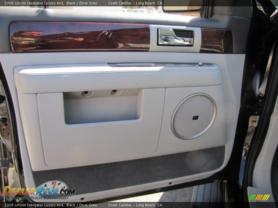 2006 Lincoln Navigator Luxury 4x4 Black / Dove Grey Photo #15