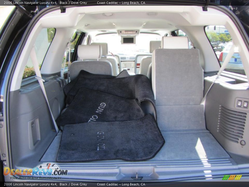 2006 Lincoln Navigator Luxury 4x4 Black / Dove Grey Photo #25