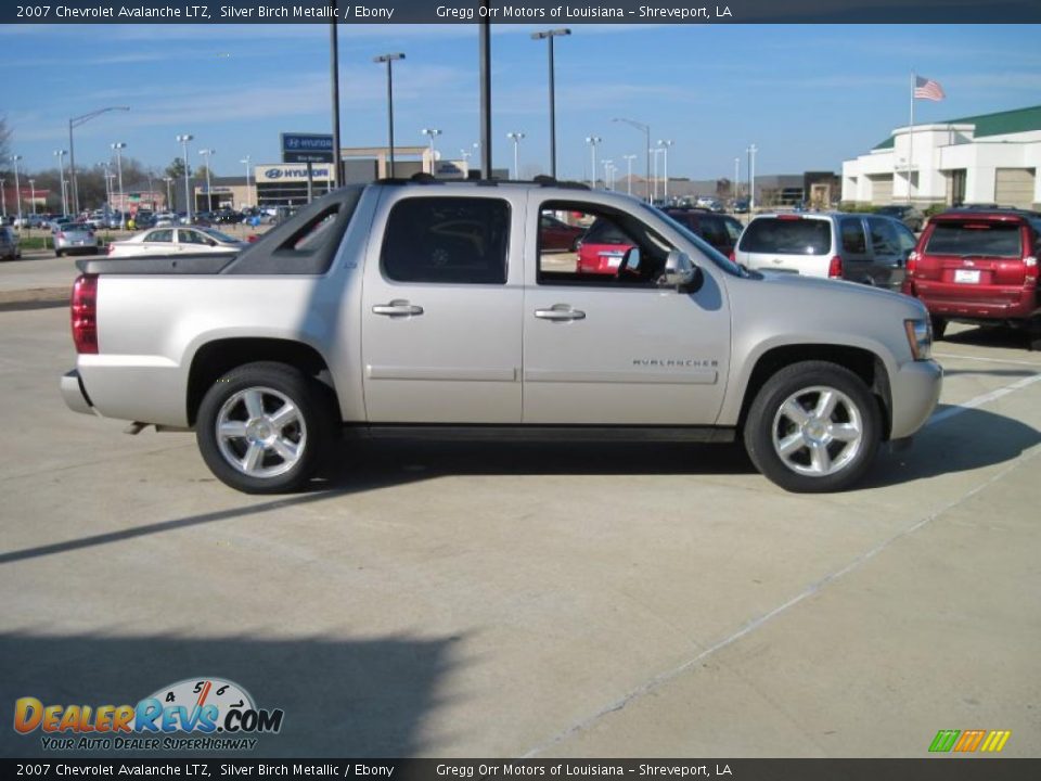 2007 Chevrolet Avalanche LTZ Silver Birch Metallic / Ebony Photo #4