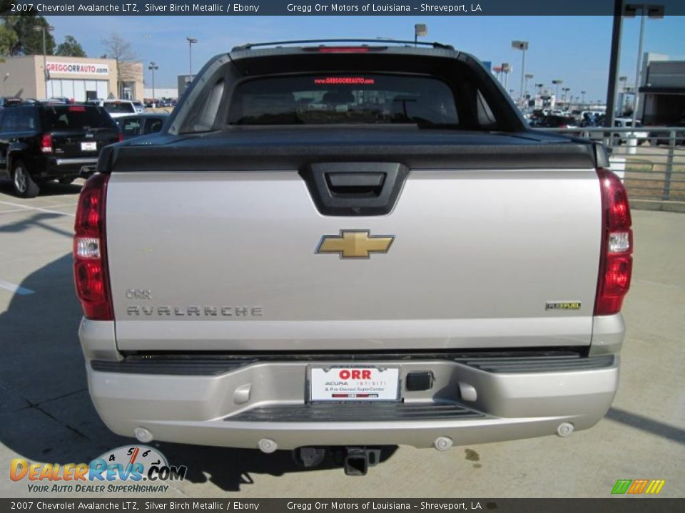 2007 Chevrolet Avalanche LTZ Silver Birch Metallic / Ebony Photo #6