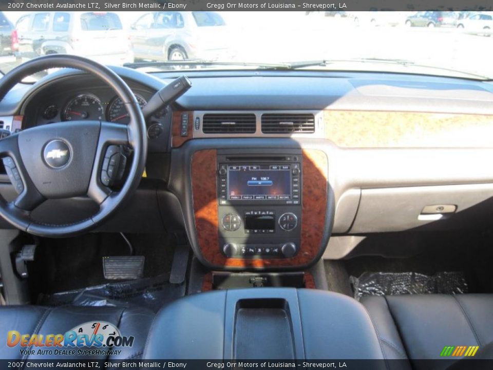 2007 Chevrolet Avalanche LTZ Silver Birch Metallic / Ebony Photo #11