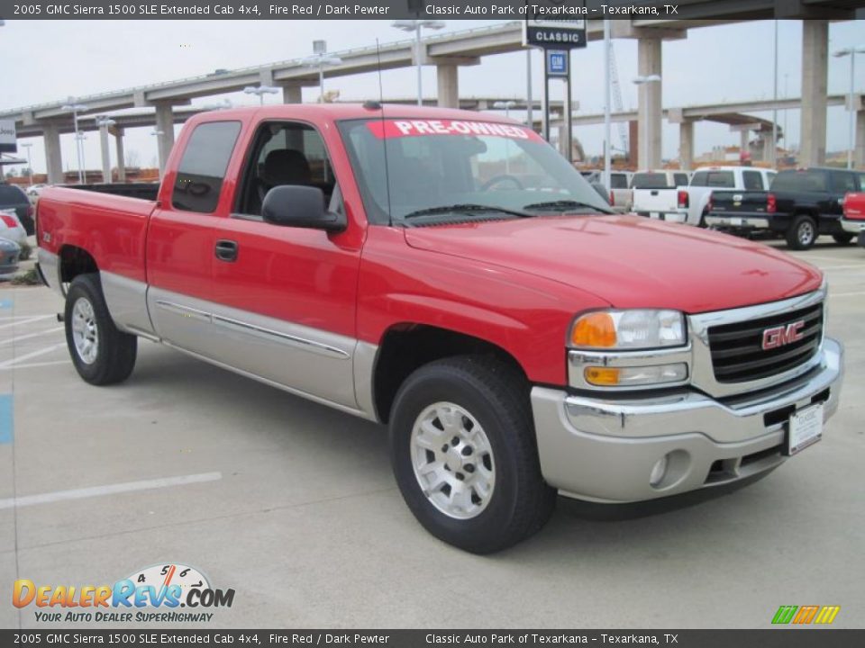2005 GMC Sierra 1500 SLE Extended Cab 4x4 Fire Red / Dark Pewter Photo #2
