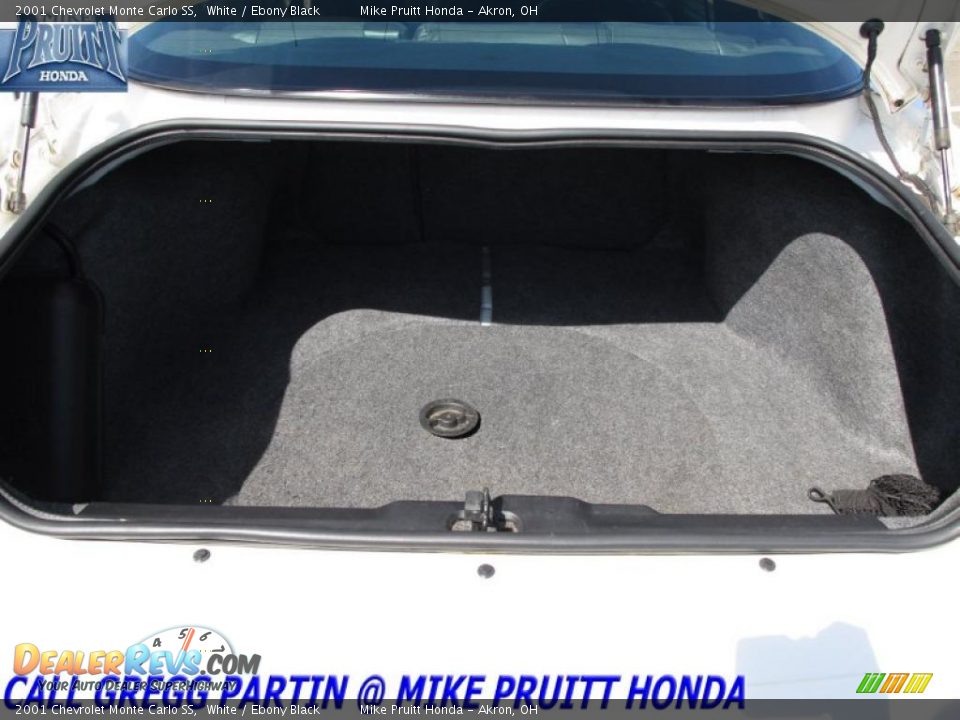 2001 Chevrolet Monte Carlo SS White / Ebony Black Photo #10