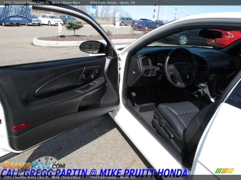 2001 Chevrolet Monte Carlo SS White / Ebony Black Photo #11