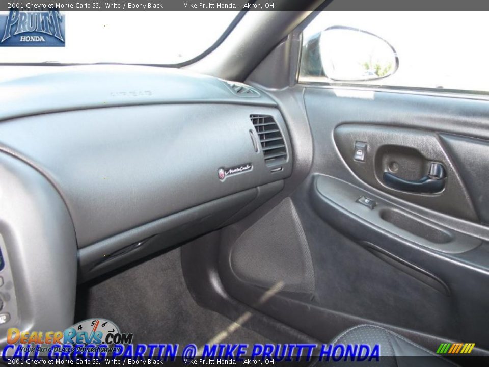 2001 Chevrolet Monte Carlo SS White / Ebony Black Photo #22