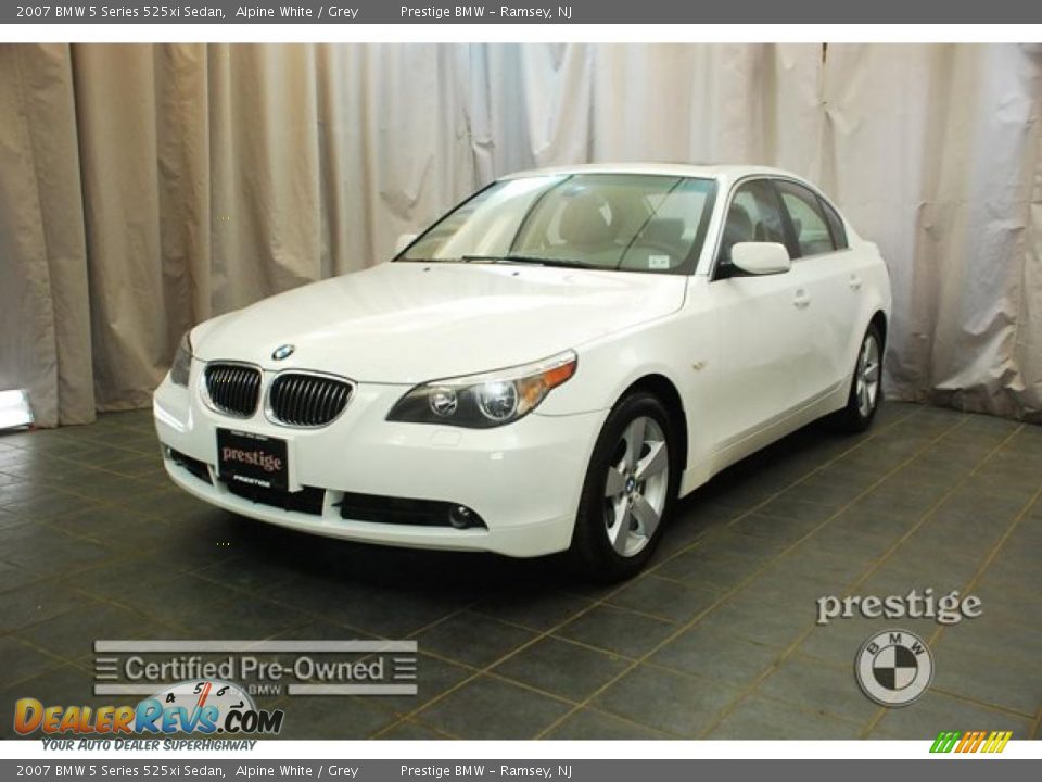 2007 BMW 5 Series 525xi Sedan Alpine White / Grey Photo #1