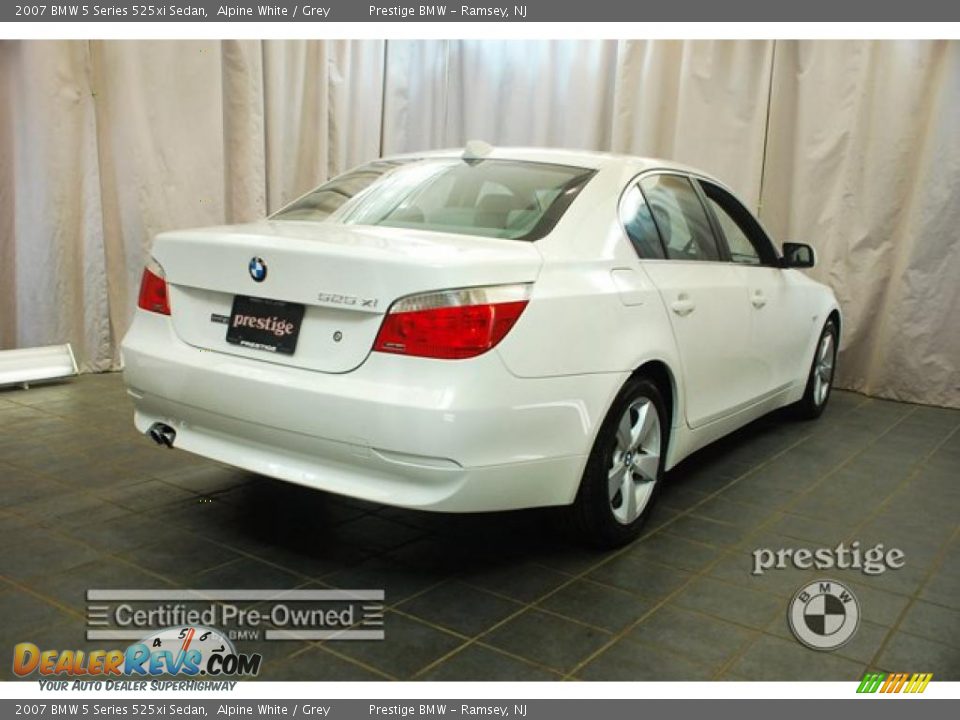 2007 BMW 5 Series 525xi Sedan Alpine White / Grey Photo #2