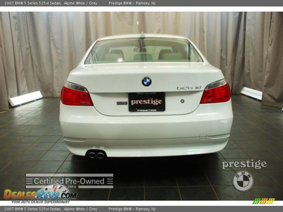 2007 BMW 5 Series 525xi Sedan Alpine White / Grey Photo #3