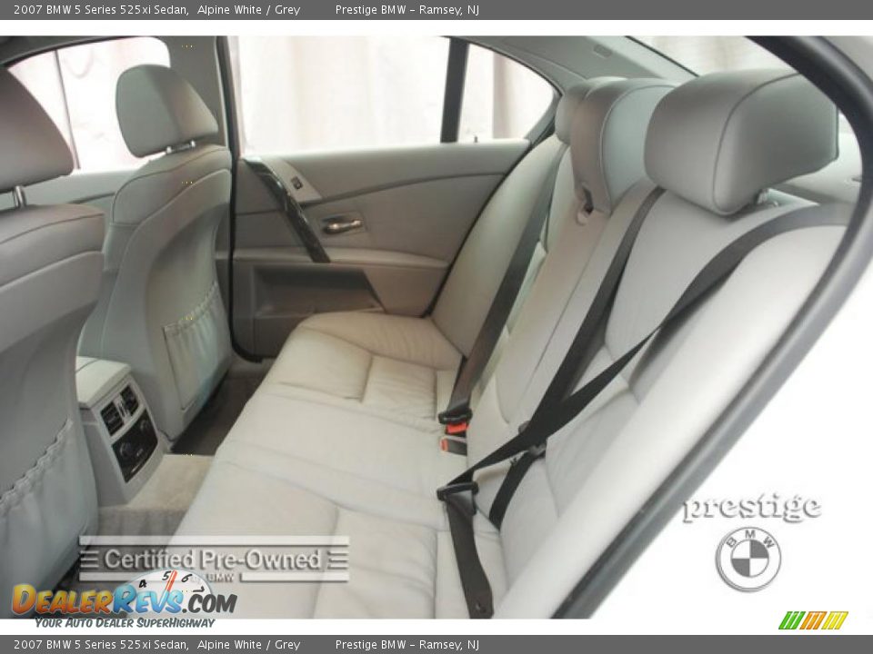 2007 BMW 5 Series 525xi Sedan Alpine White / Grey Photo #6
