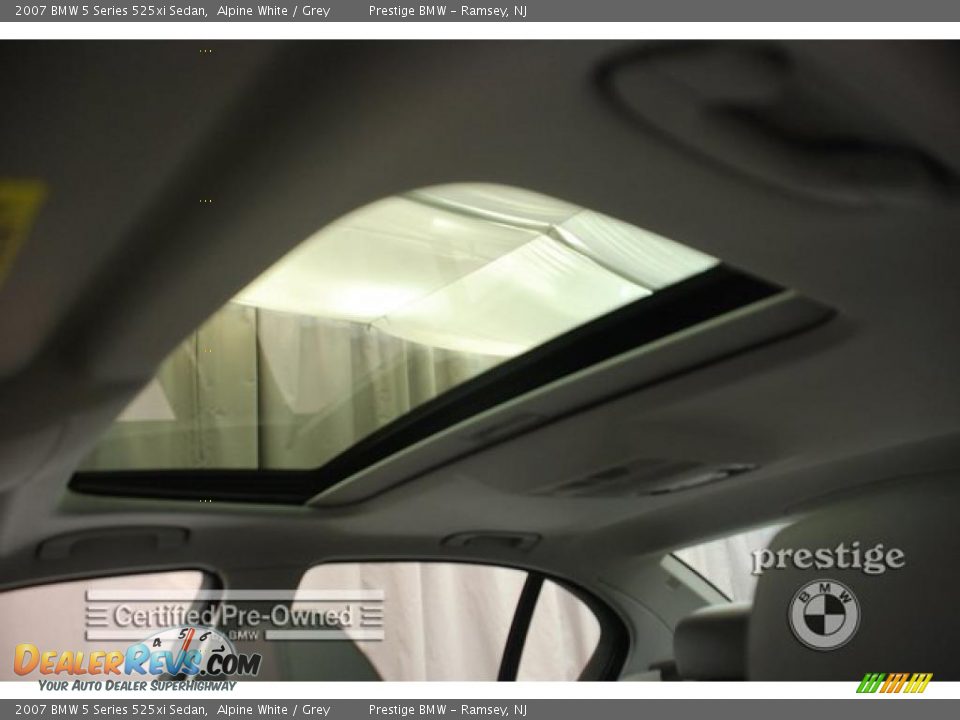 2007 BMW 5 Series 525xi Sedan Alpine White / Grey Photo #8