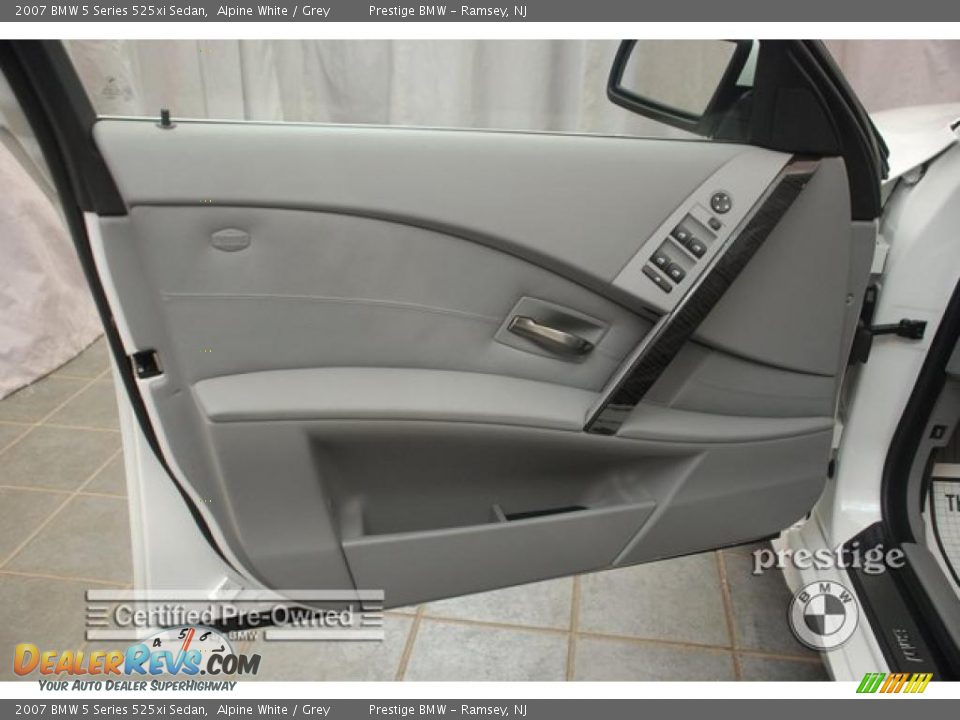 2007 BMW 5 Series 525xi Sedan Alpine White / Grey Photo #11