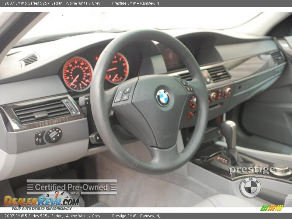 2007 BMW 5 Series 525xi Sedan Alpine White / Grey Photo #12