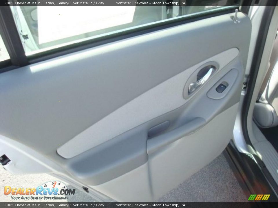 2005 Chevrolet Malibu Sedan Galaxy Silver Metallic / Gray Photo #13