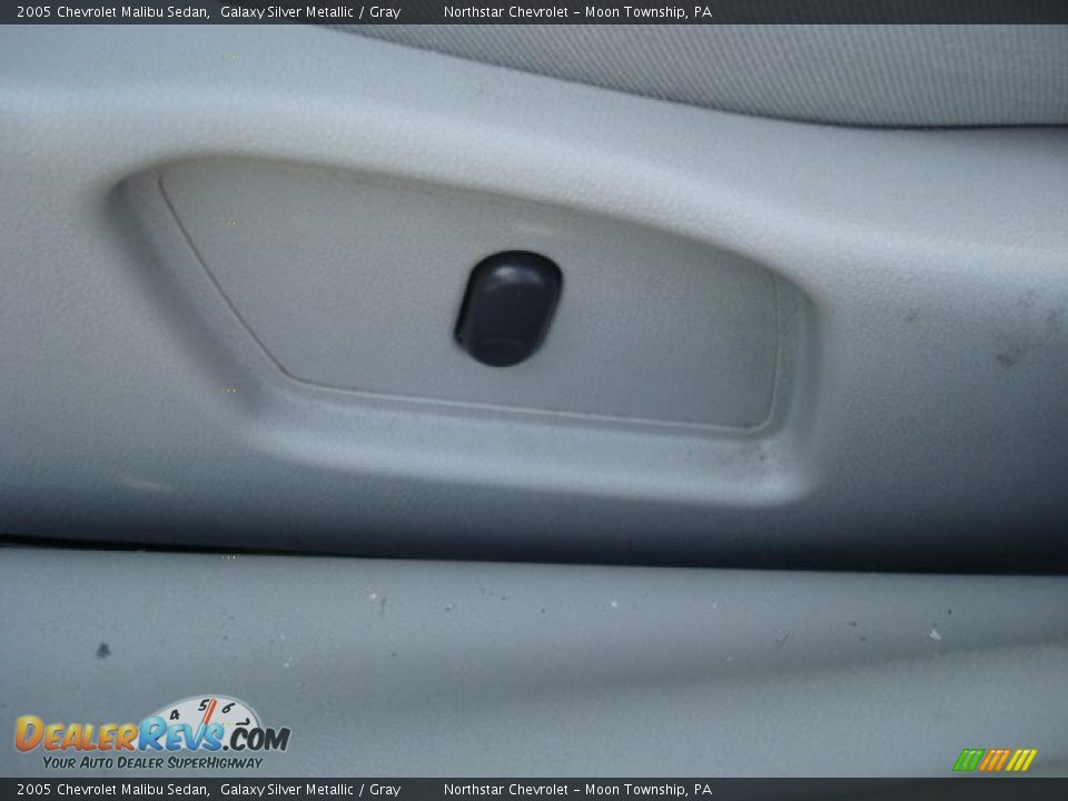 2005 Chevrolet Malibu Sedan Galaxy Silver Metallic / Gray Photo #16