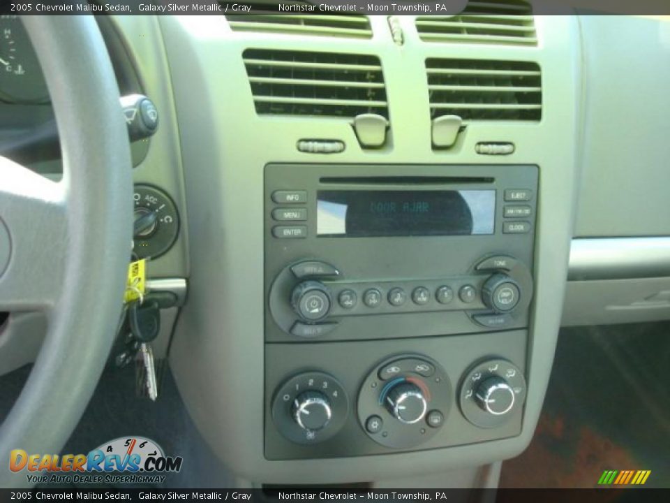 2005 Chevrolet Malibu Sedan Galaxy Silver Metallic / Gray Photo #18