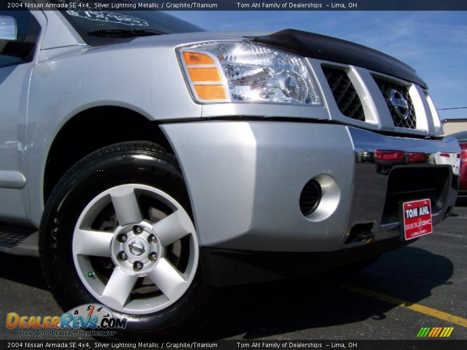 2004 Nissan Armada SE 4x4 Silver Lightning Metallic / Graphite/Titanium Photo #2