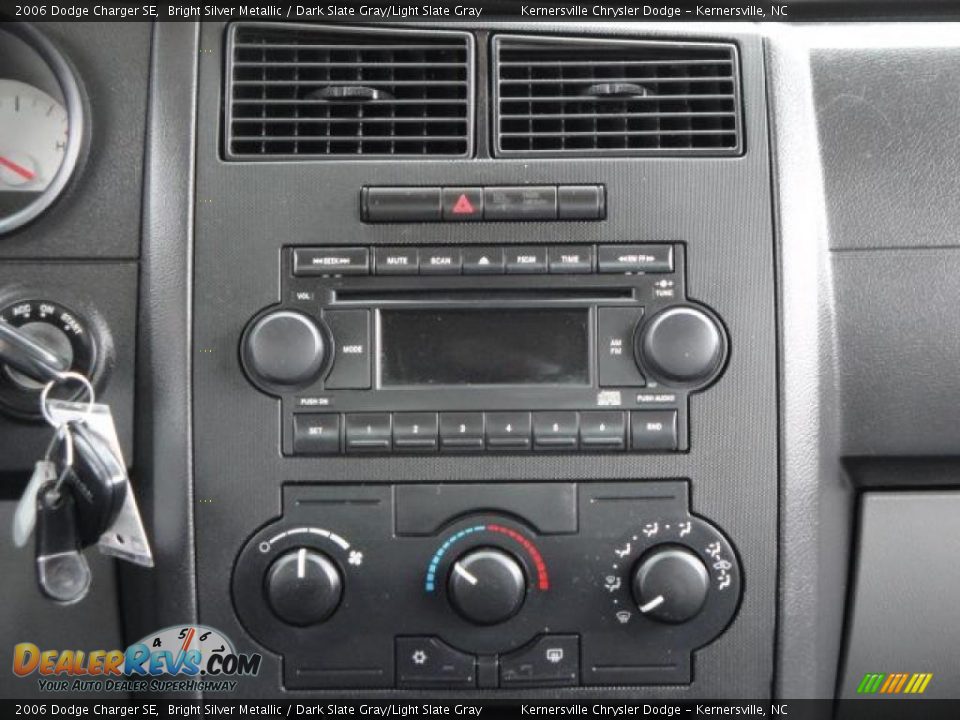 2006 Dodge Charger SE Bright Silver Metallic / Dark Slate Gray/Light Slate Gray Photo #13