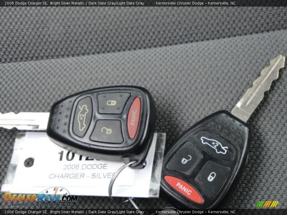 2006 Dodge Charger SE Bright Silver Metallic / Dark Slate Gray/Light Slate Gray Photo #16