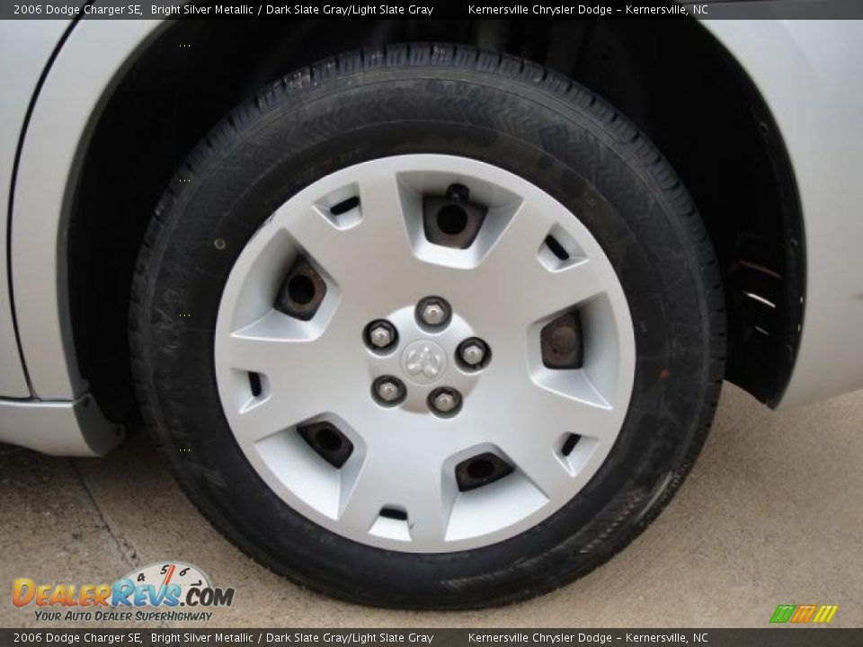 2006 Dodge Charger SE Bright Silver Metallic / Dark Slate Gray/Light Slate Gray Photo #19