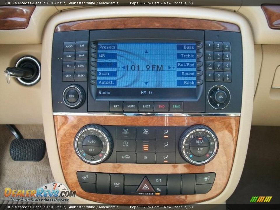 2006 Mercedes-Benz R 350 4Matic Alabaster White / Macadamia Photo #13