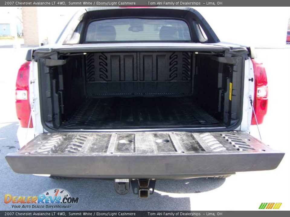2007 Chevrolet Avalanche LT 4WD Summit White / Ebony/Light Cashmere Photo #7