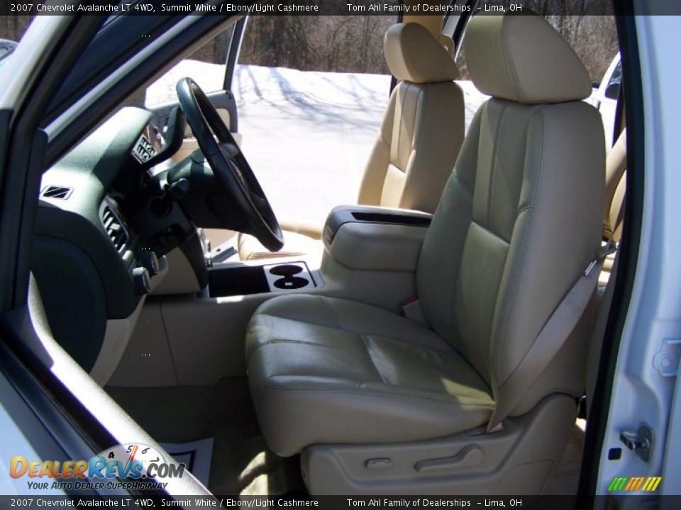 2007 Chevrolet Avalanche LT 4WD Summit White / Ebony/Light Cashmere Photo #10