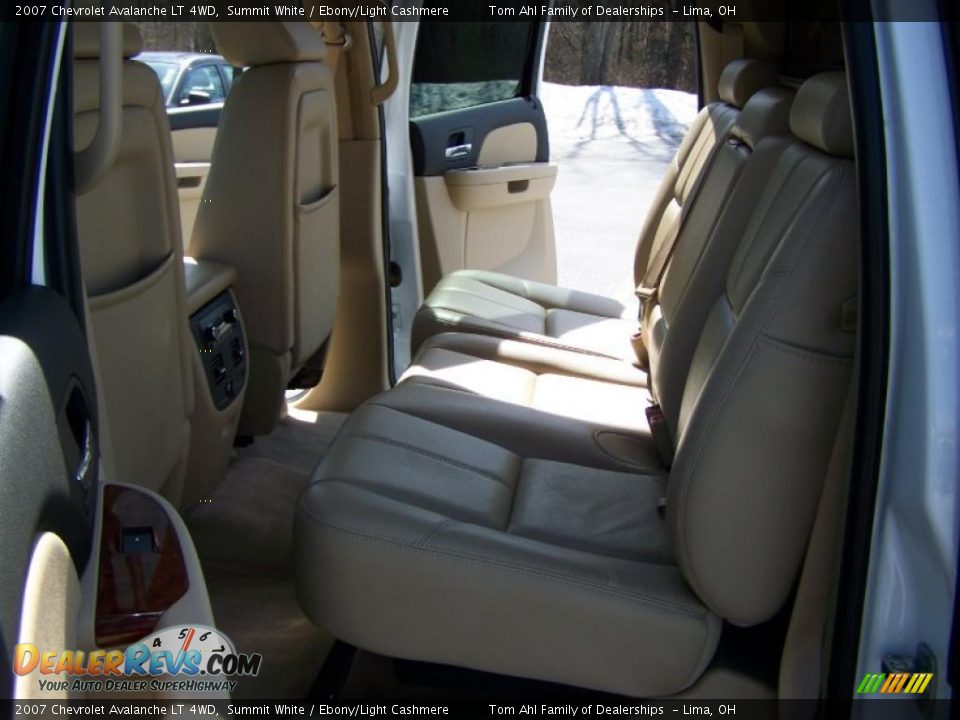2007 Chevrolet Avalanche LT 4WD Summit White / Ebony/Light Cashmere Photo #14