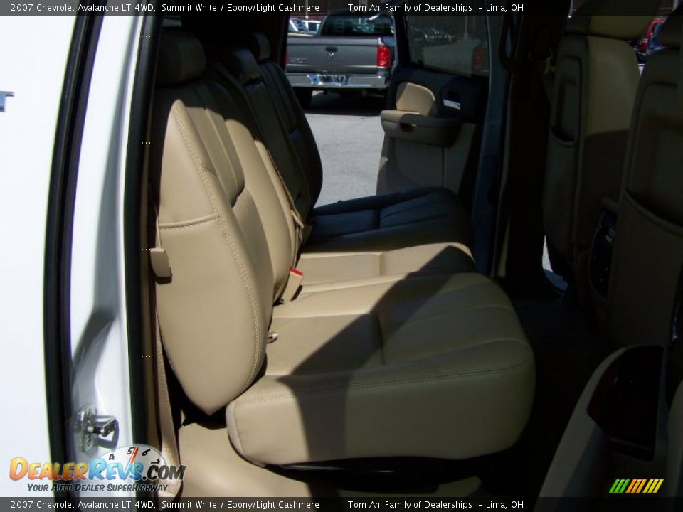 2007 Chevrolet Avalanche LT 4WD Summit White / Ebony/Light Cashmere Photo #15