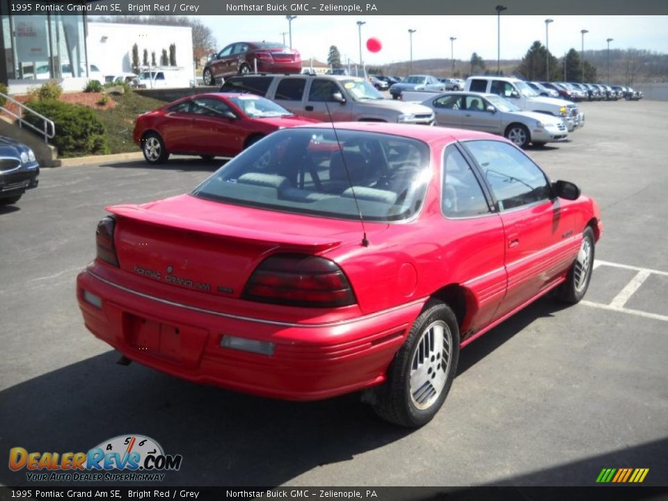 1995 Pontiac Grand Am SE Bright Red / Grey Photo #2