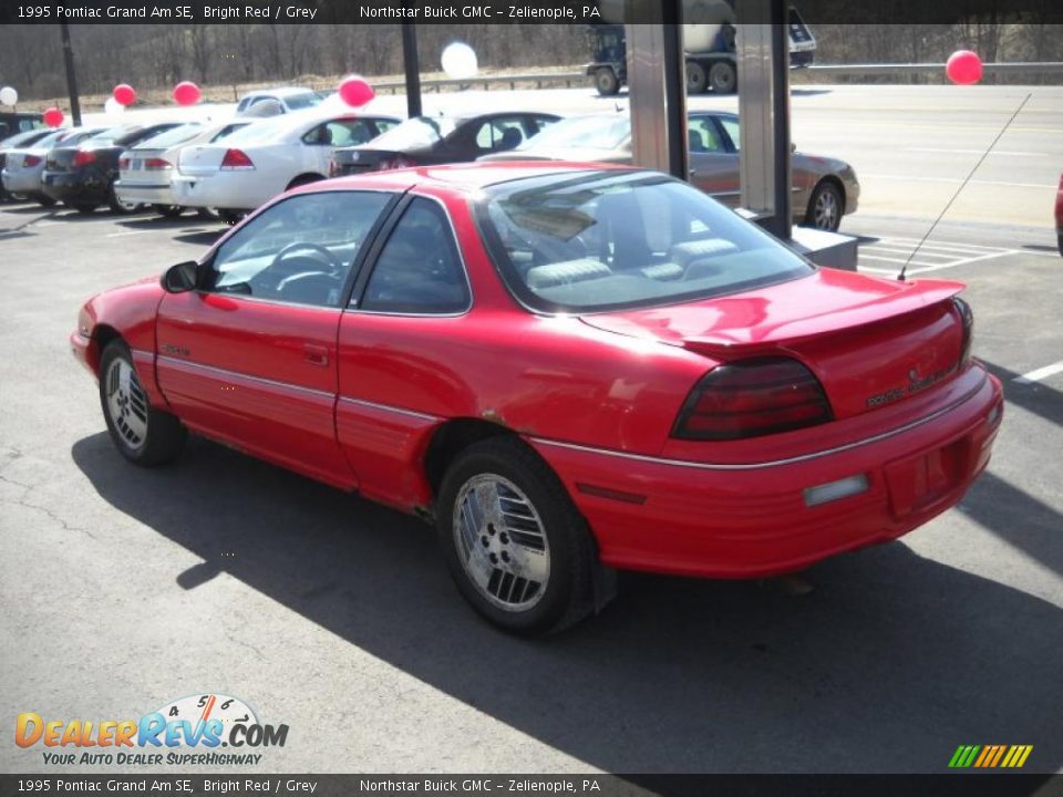1995 Pontiac Grand Am SE Bright Red / Grey Photo #4