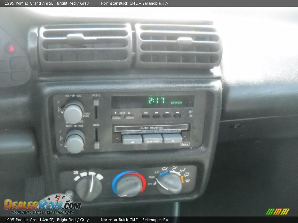 1995 Pontiac Grand Am SE Bright Red / Grey Photo #16