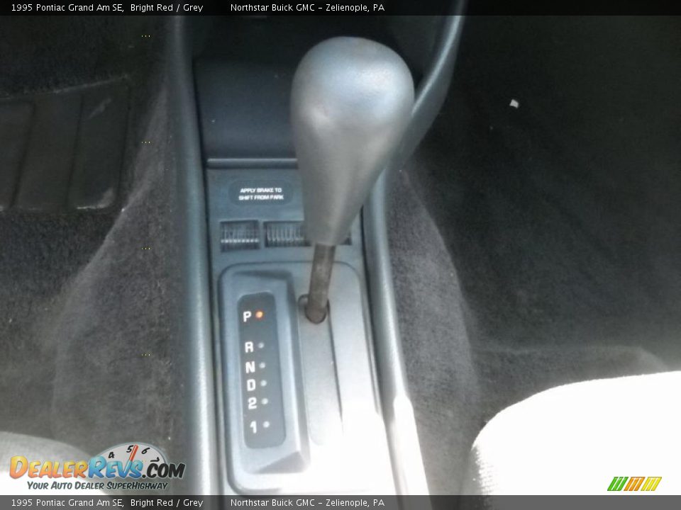 1995 Pontiac Grand Am SE Bright Red / Grey Photo #17