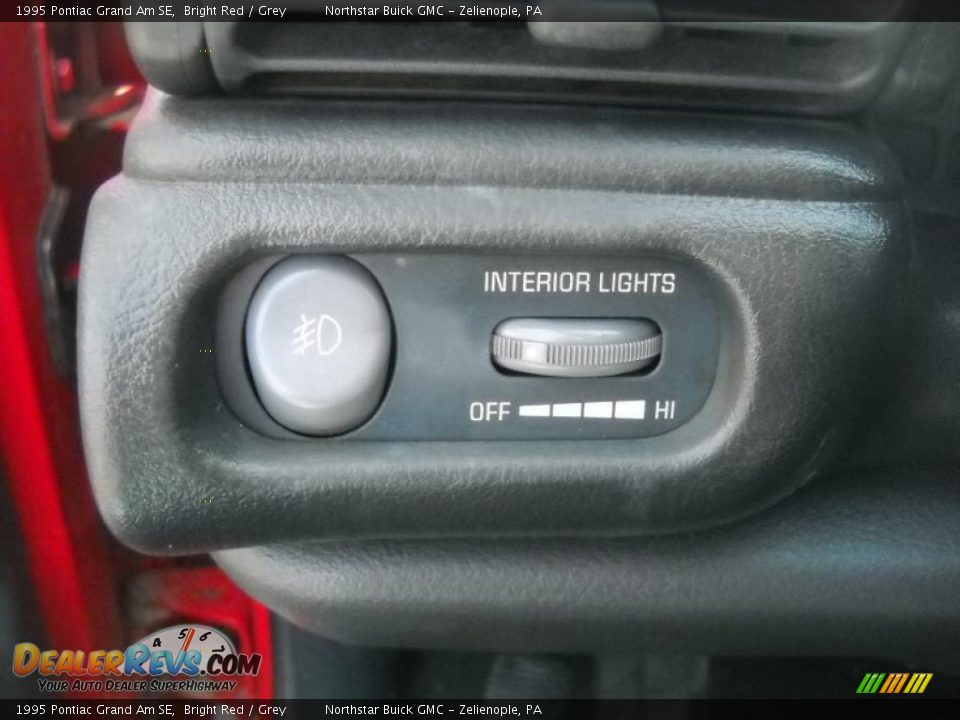 1995 Pontiac Grand Am SE Bright Red / Grey Photo #18