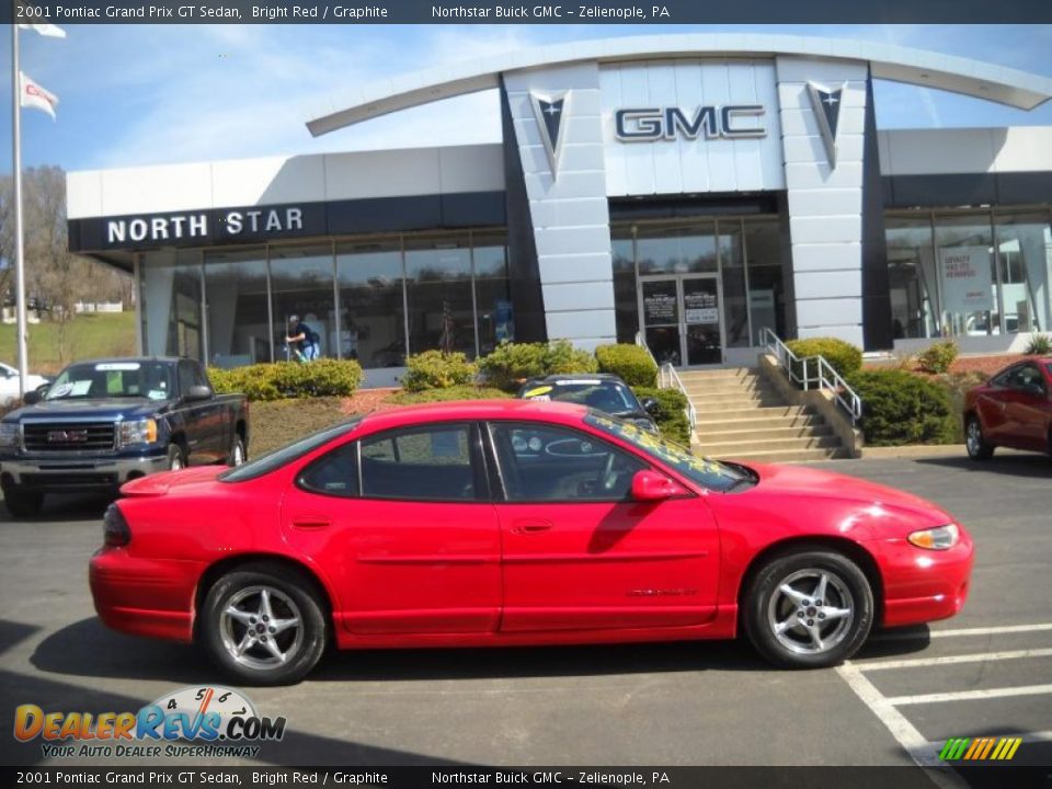 2001 Pontiac Grand Prix GT Sedan Bright Red / Graphite Photo #1