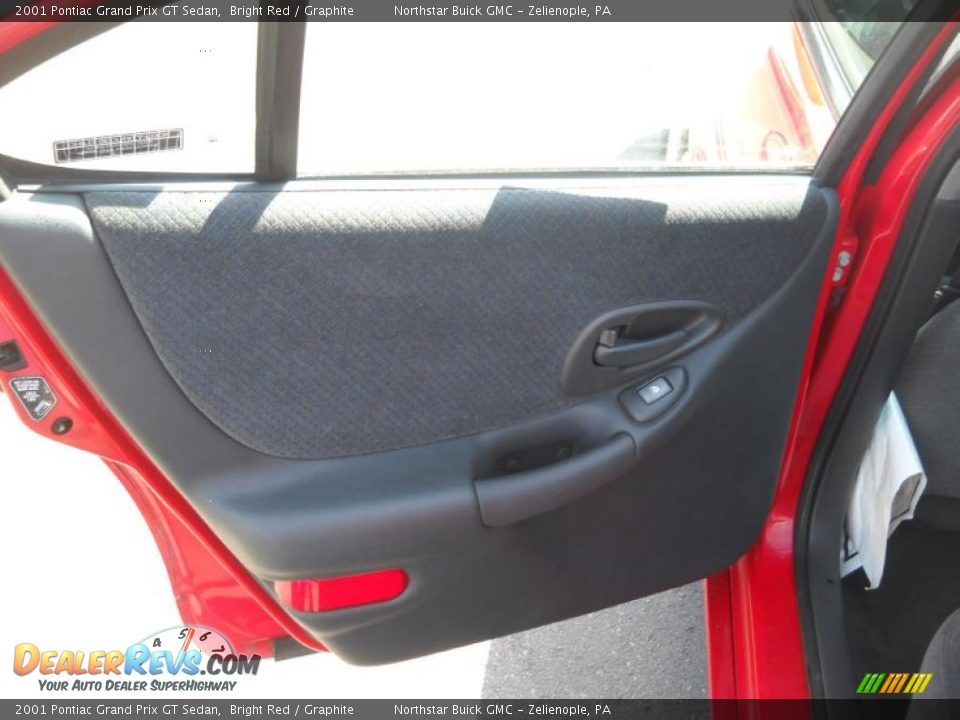2001 Pontiac Grand Prix GT Sedan Bright Red / Graphite Photo #10