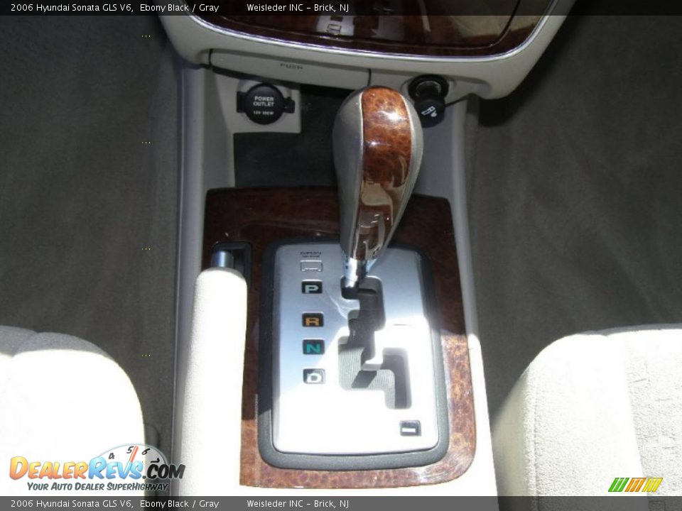 2006 Hyundai Sonata GLS V6 Ebony Black / Gray Photo #16