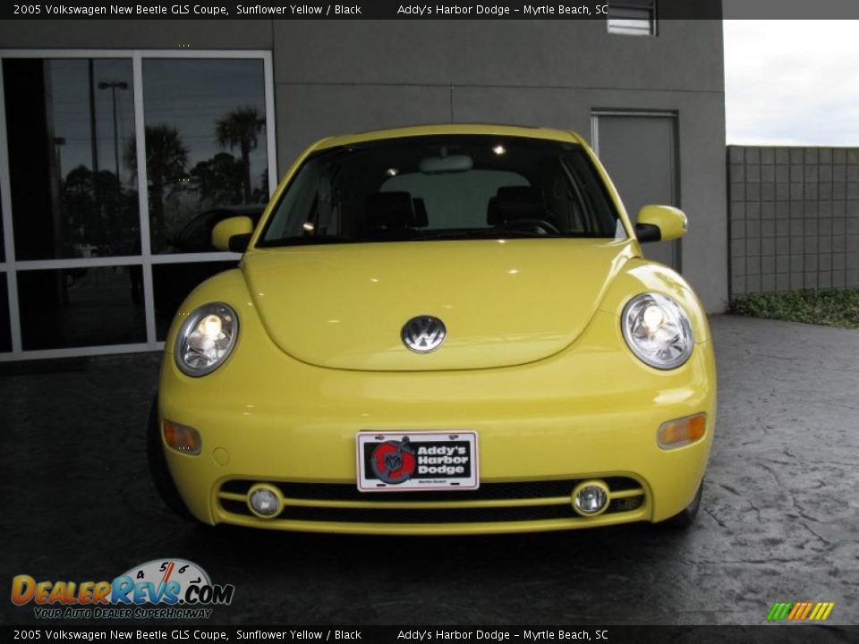 2005 Volkswagen New Beetle GLS Coupe Sunflower Yellow / Black Photo #2