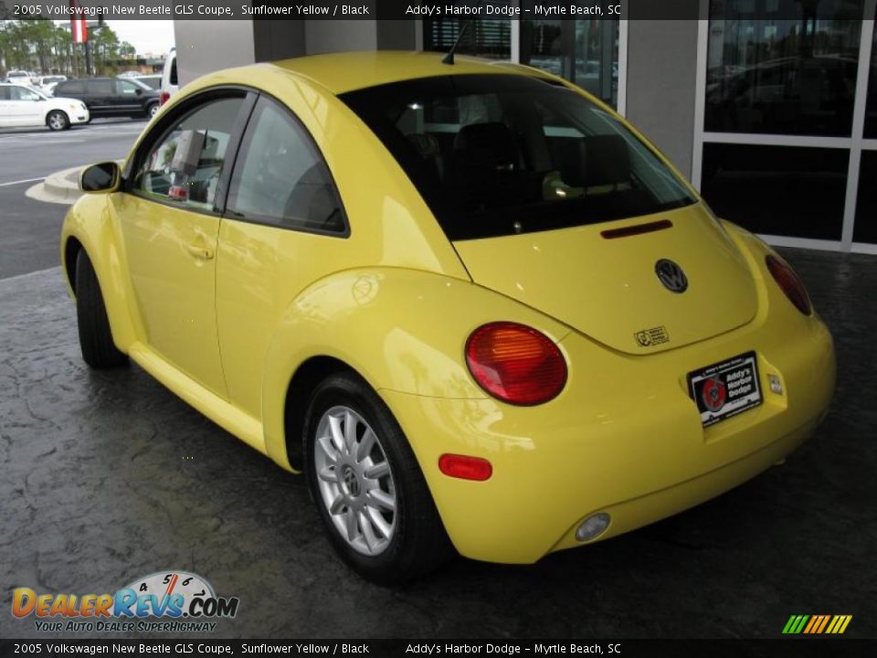 2005 Volkswagen New Beetle GLS Coupe Sunflower Yellow / Black Photo #6