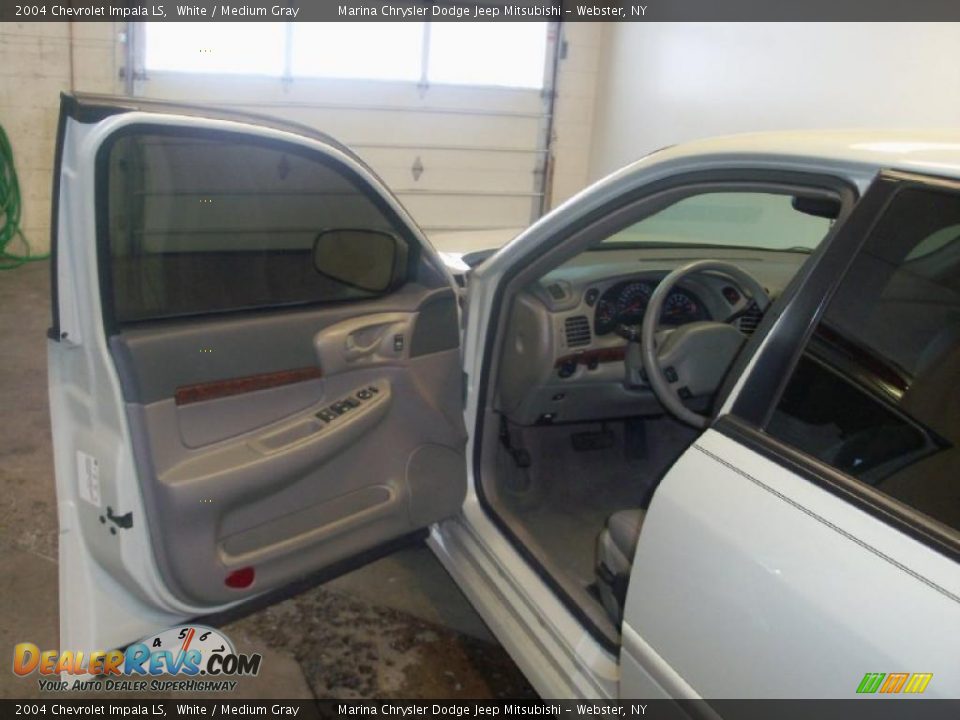 2004 Chevrolet Impala LS White / Medium Gray Photo #13