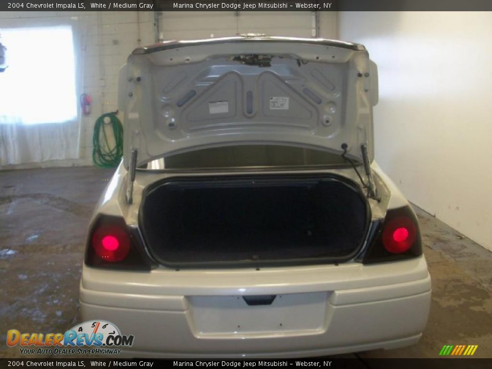 2004 Chevrolet Impala LS White / Medium Gray Photo #16