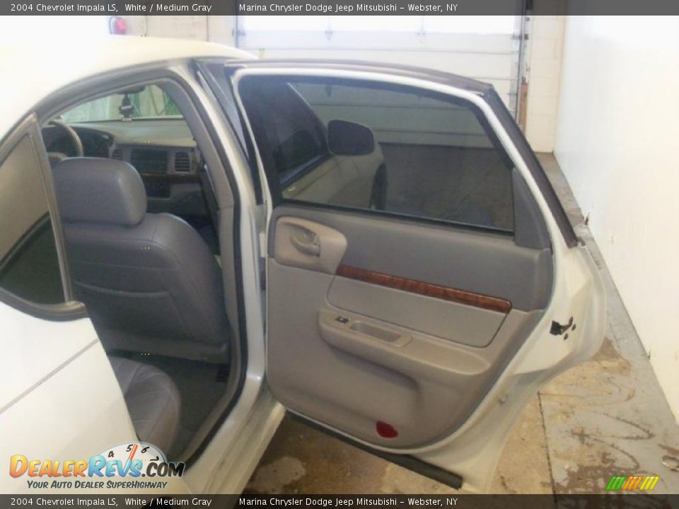 2004 Chevrolet Impala LS White / Medium Gray Photo #18