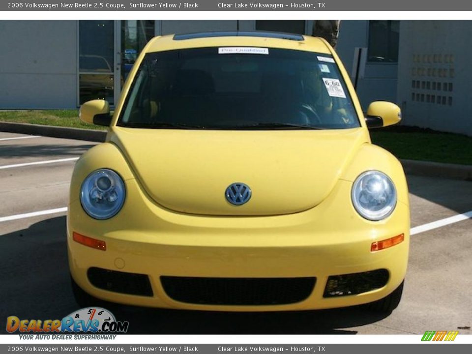 2006 Volkswagen New Beetle 2.5 Coupe Sunflower Yellow / Black Photo #2