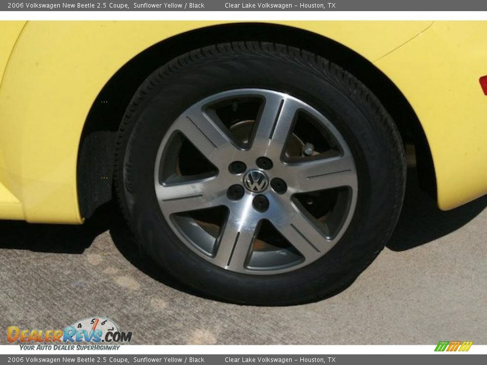 2006 Volkswagen New Beetle 2.5 Coupe Sunflower Yellow / Black Photo #7