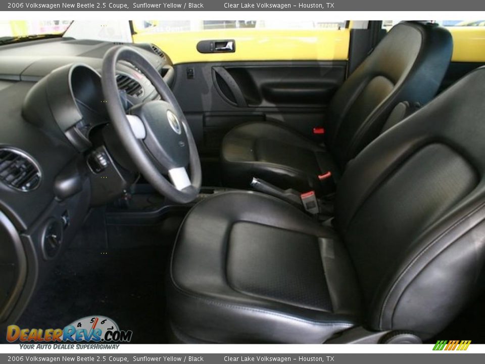 2006 Volkswagen New Beetle 2.5 Coupe Sunflower Yellow / Black Photo #16