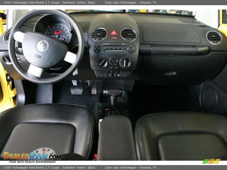 2006 Volkswagen New Beetle 2.5 Coupe Sunflower Yellow / Black Photo #20