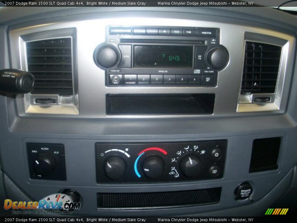 2007 Dodge Ram 1500 SLT Quad Cab 4x4 Bright White / Medium Slate Gray Photo #5