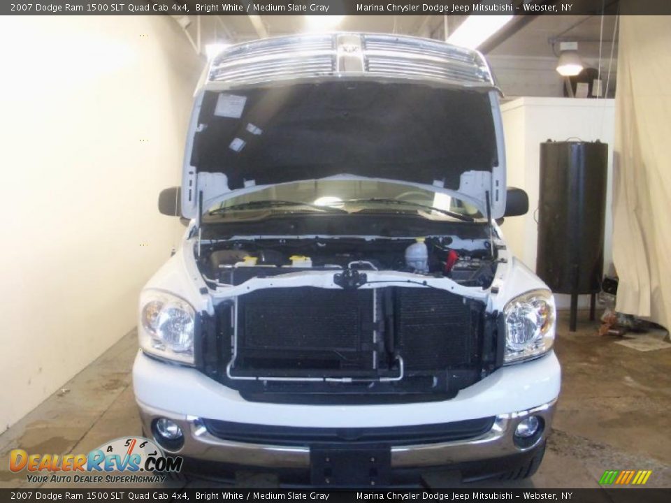 2007 Dodge Ram 1500 SLT Quad Cab 4x4 Bright White / Medium Slate Gray Photo #11