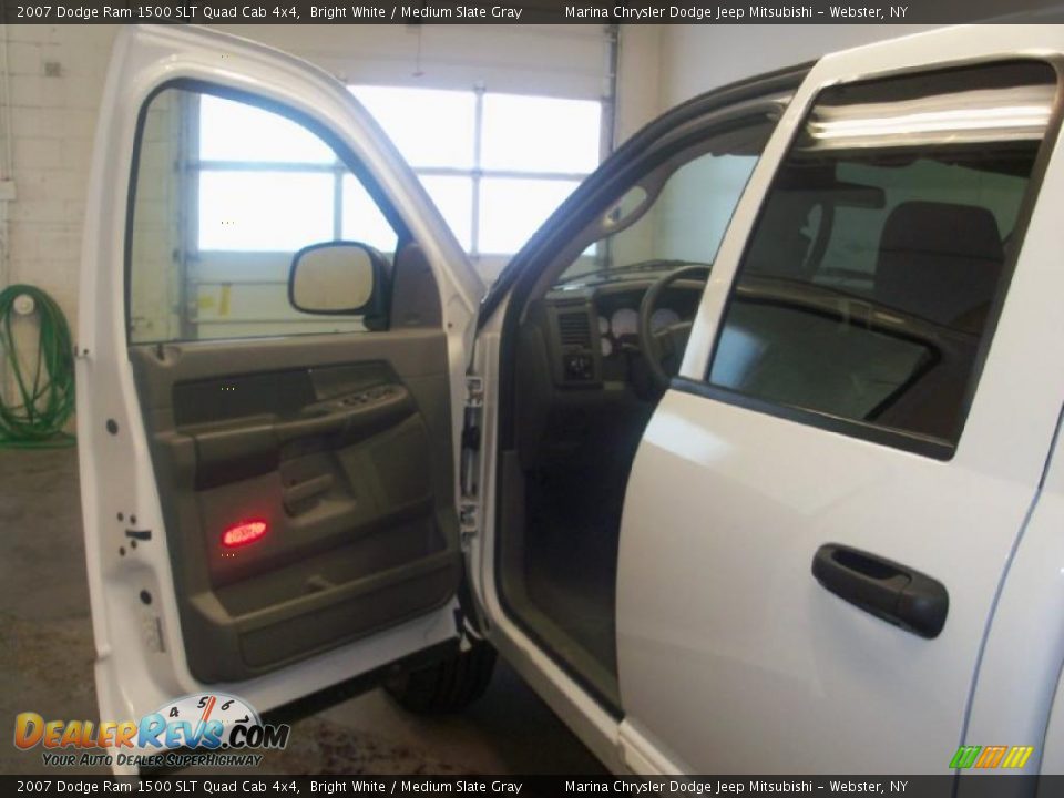 2007 Dodge Ram 1500 SLT Quad Cab 4x4 Bright White / Medium Slate Gray Photo #13
