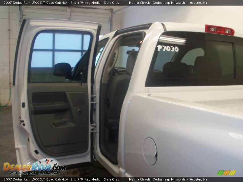 2007 Dodge Ram 1500 SLT Quad Cab 4x4 Bright White / Medium Slate Gray Photo #14