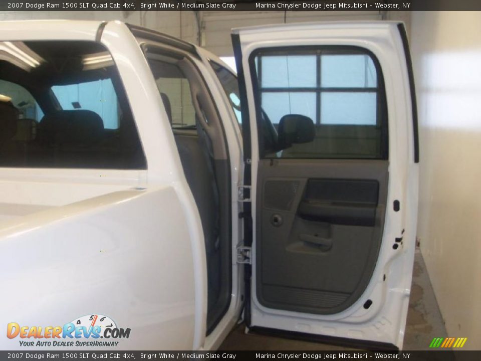 2007 Dodge Ram 1500 SLT Quad Cab 4x4 Bright White / Medium Slate Gray Photo #16